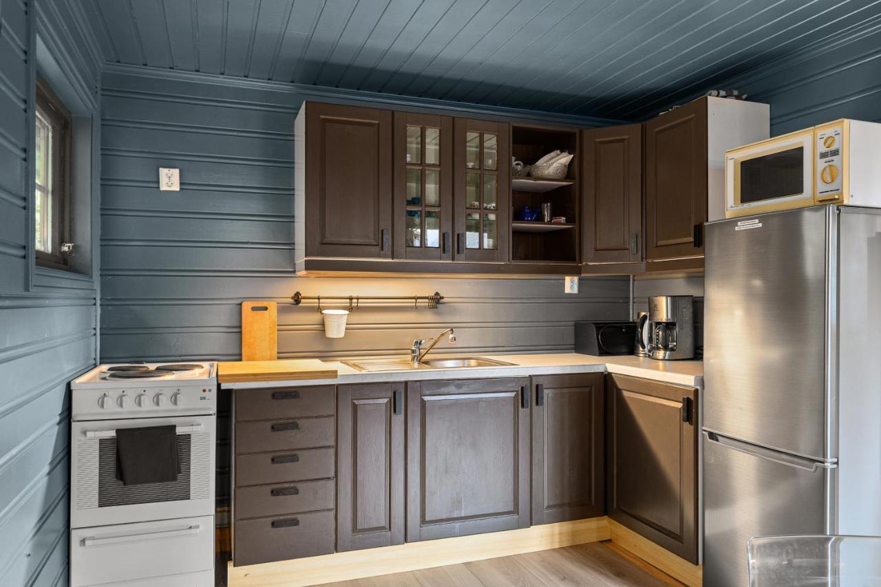 Cabin Alongside The Beautiful Fjaerlandsfjord Εξωτερικό φωτογραφία