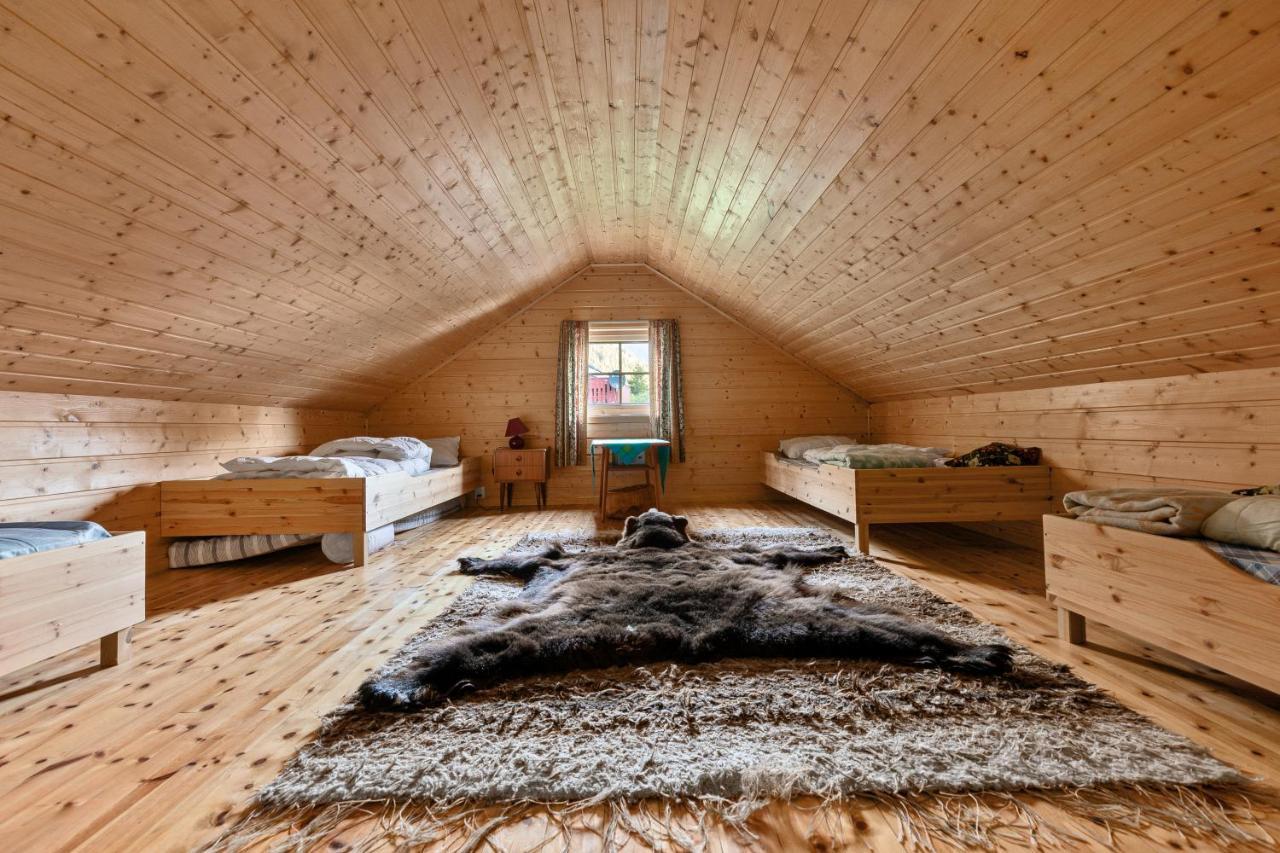 Cabin Alongside The Beautiful Fjaerlandsfjord Εξωτερικό φωτογραφία