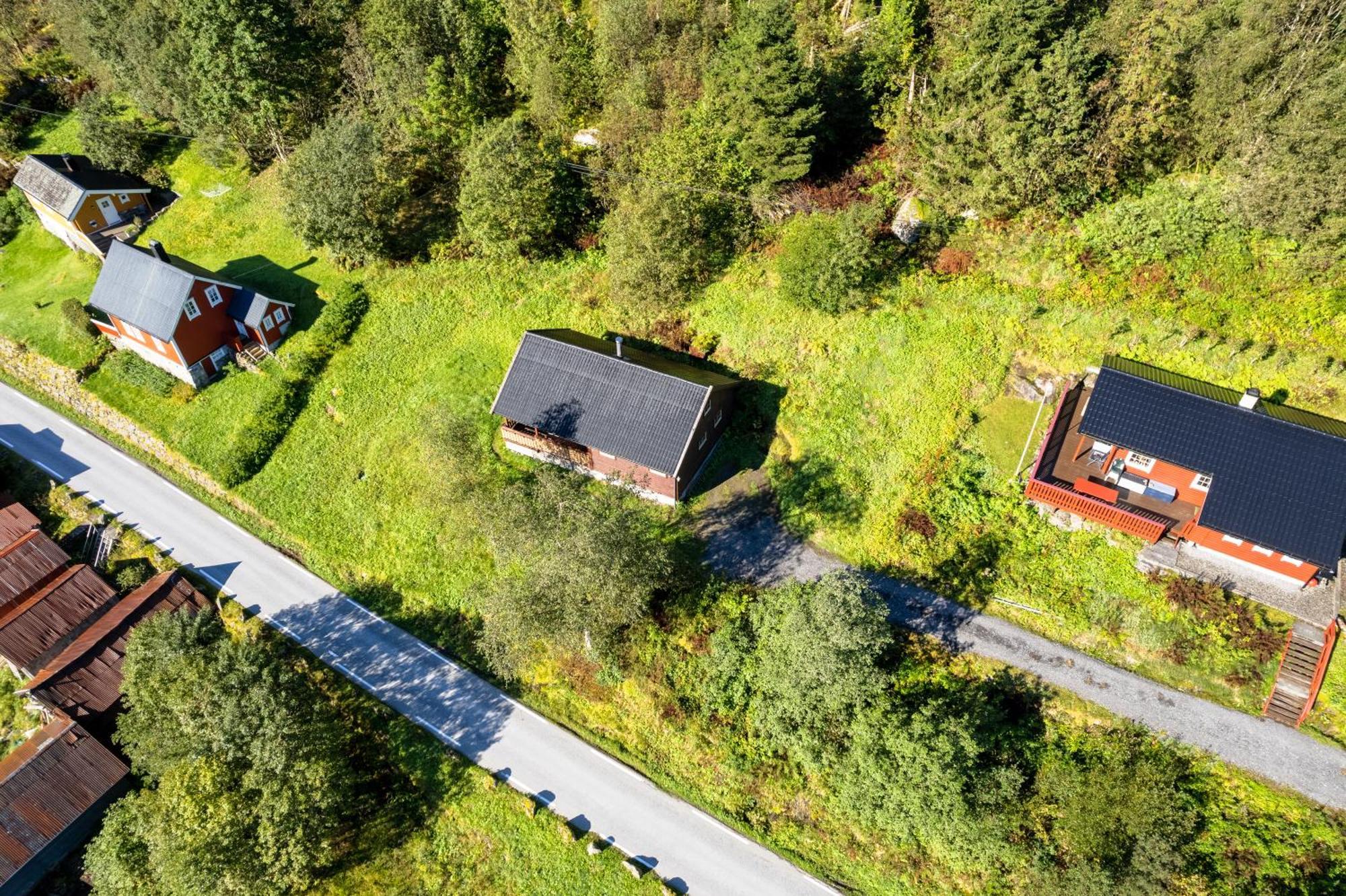 Cabin Alongside The Beautiful Fjaerlandsfjord Εξωτερικό φωτογραφία